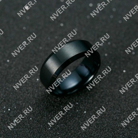 Мужское кольцо из титана с черным камнем